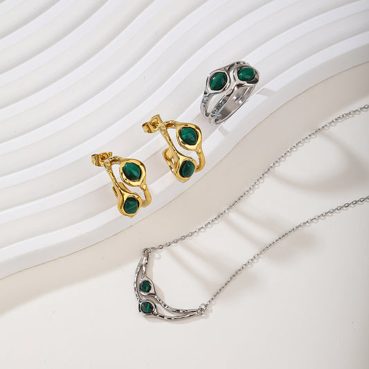 Gold Knot Pendant Necklace for Women Gold Statement Geometric Necklace Dainty Link Choker Necklace Trendy Jewelry Accessories