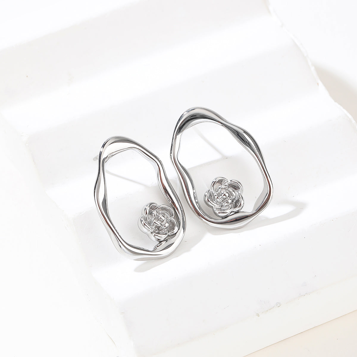 Amazon hot sell women's Sterling Silver Cubic Zirconia Halo Pendant Necklace and Stud Earrings Jewelry Set