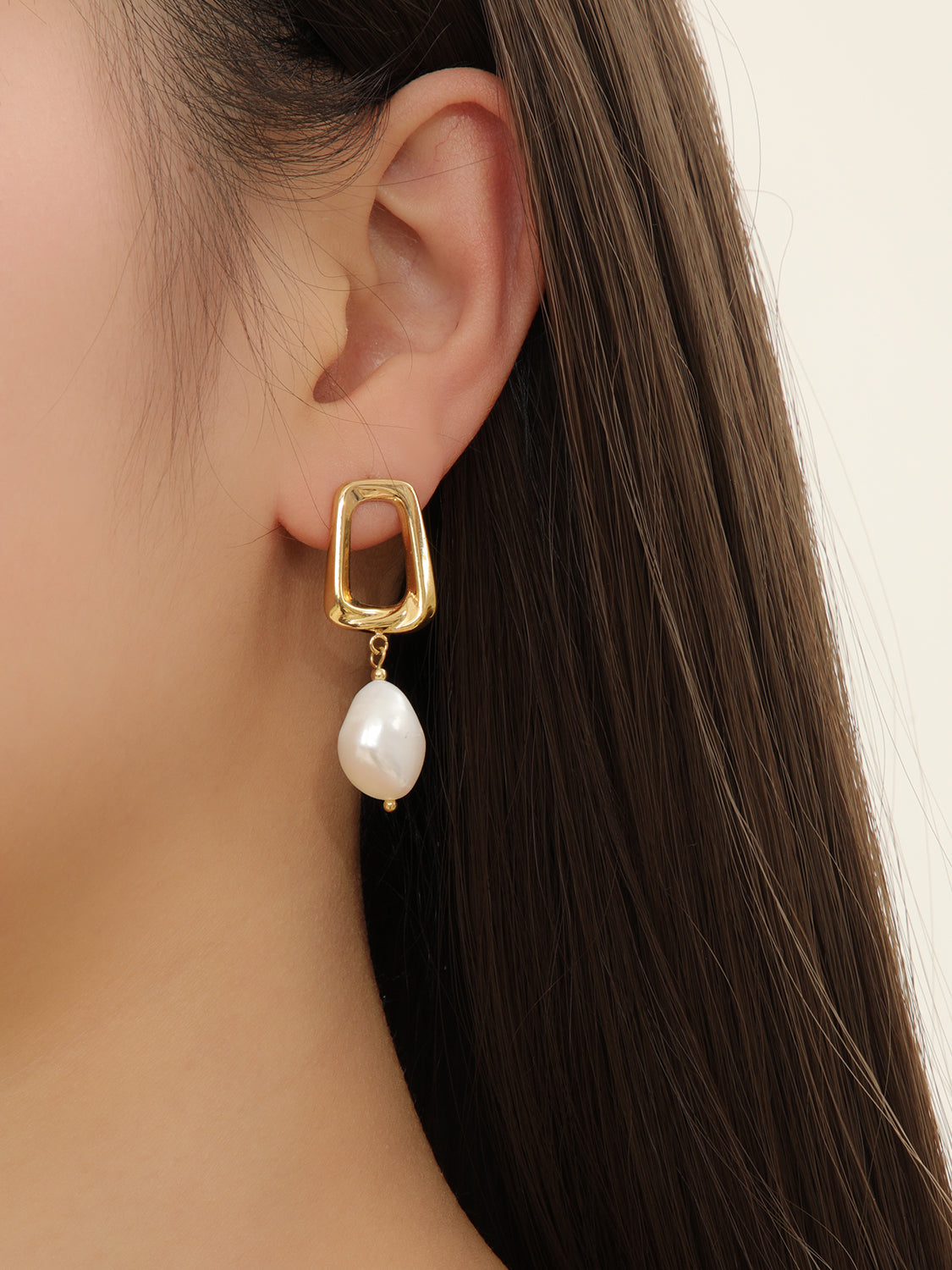 Drooped Pearls Earrings