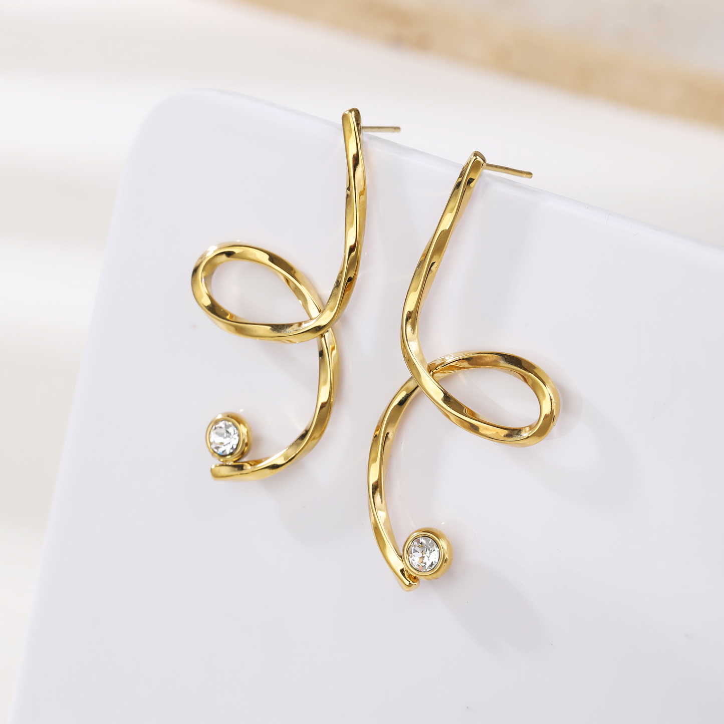 Long Snake With Drop Diamond Earrings