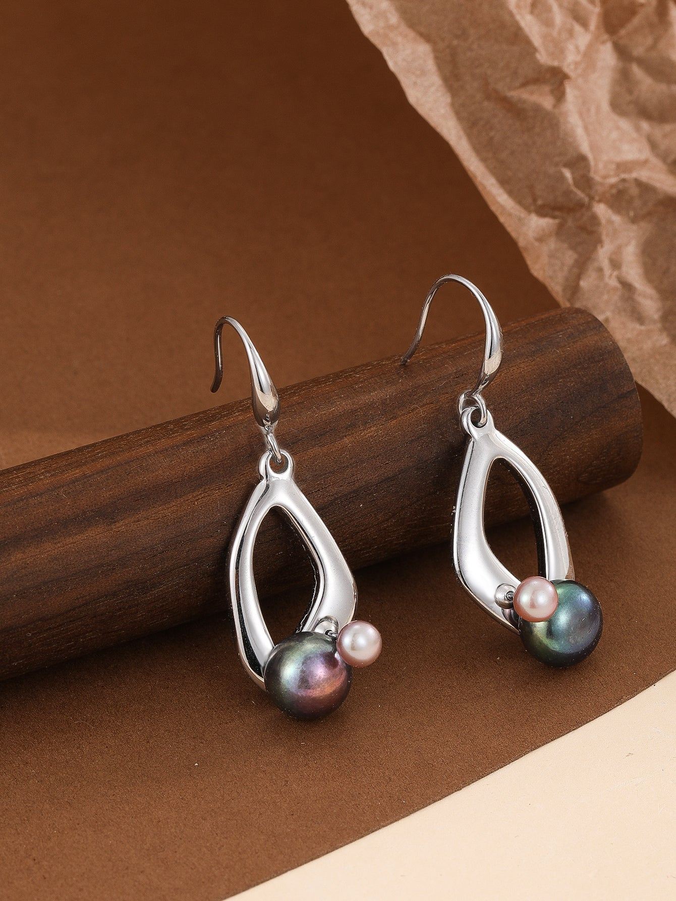 Cultured Pearl Hoops Earrings