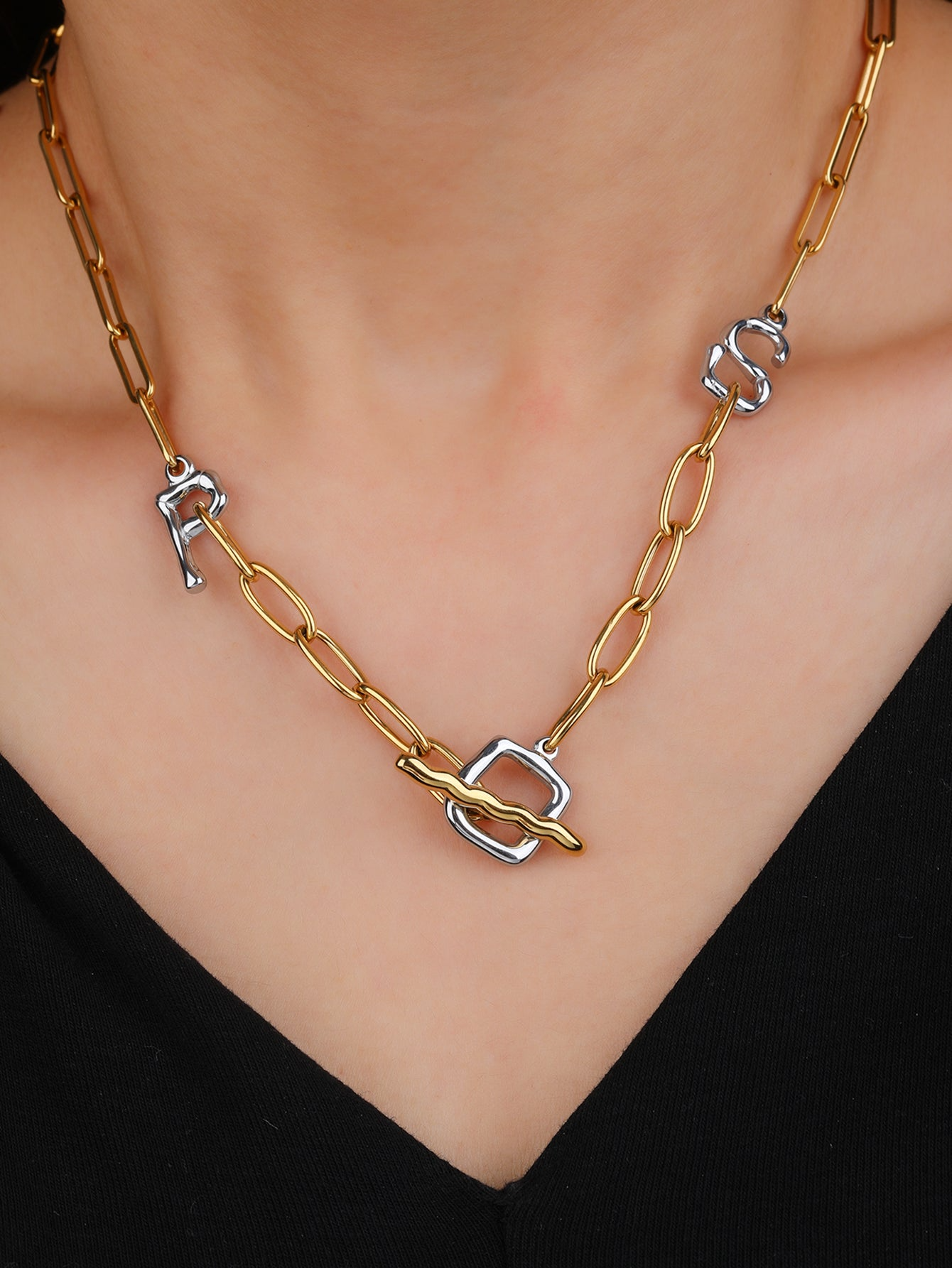 Two Tone Street Style Chain Linked By Letters (P, S, Q)