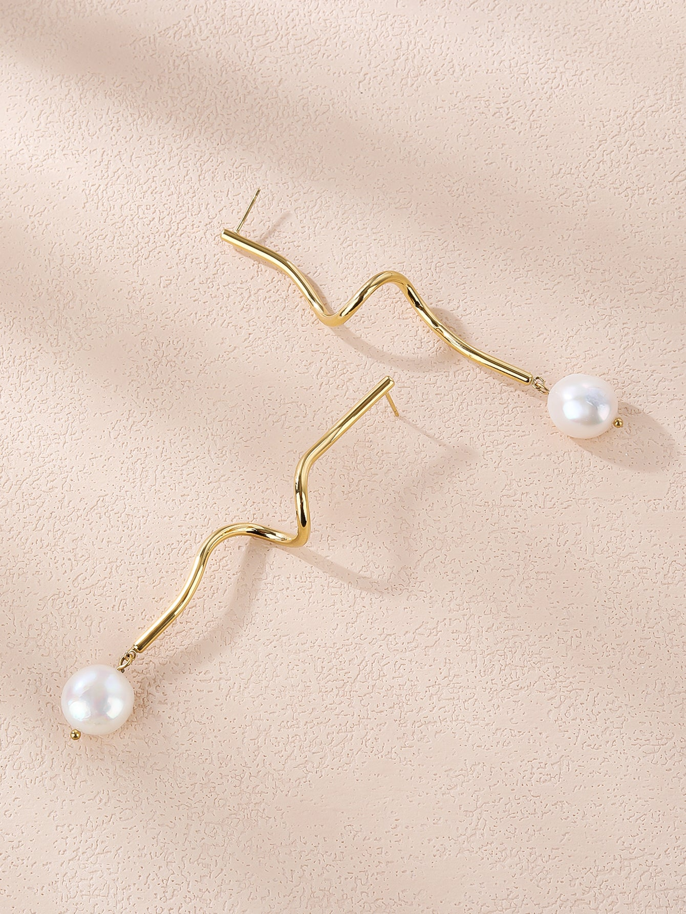 Wavy Sticks With Dropped Pearl Earrings